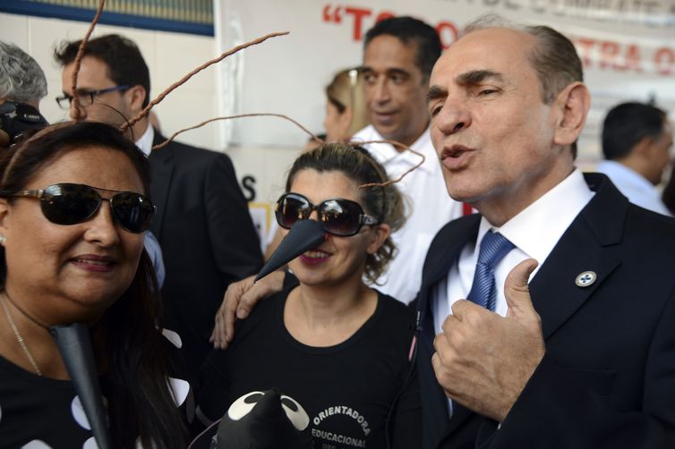 Comissões do Senado reiniciam atividades sob novos comandos Comissões do Senado reiniciam atividades sob novos comandos