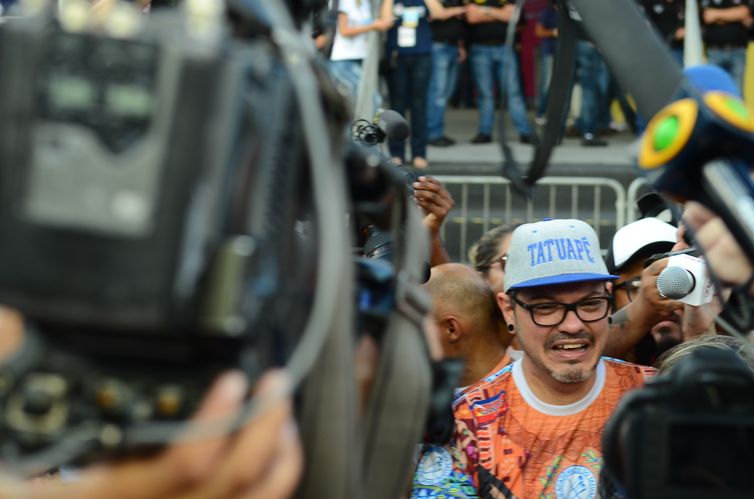 Começa a apuração do desfile das escolas de samba de São Paulo