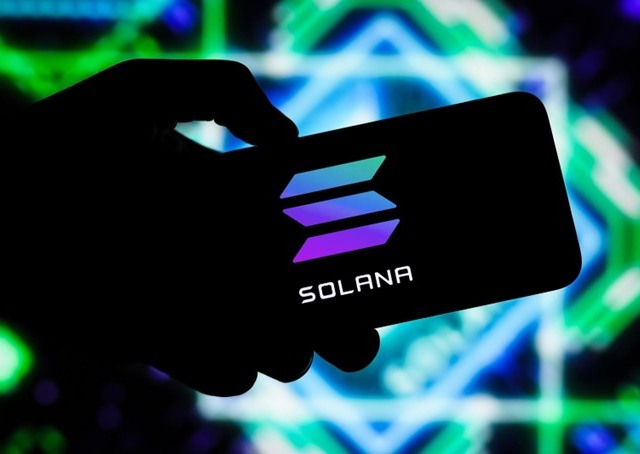 Solana ressurge triunfante após período de volatilidade, impulsionando confiança no mercado cripto. InQubeta brilha como estrela na era das criptomoedas - InQubeta
