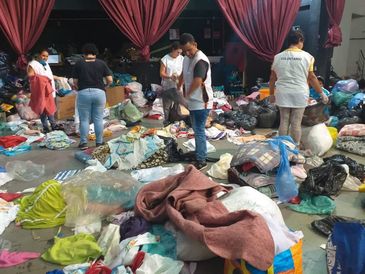 Lanternas, informação e abraços: o trabalho de voluntários em Minas