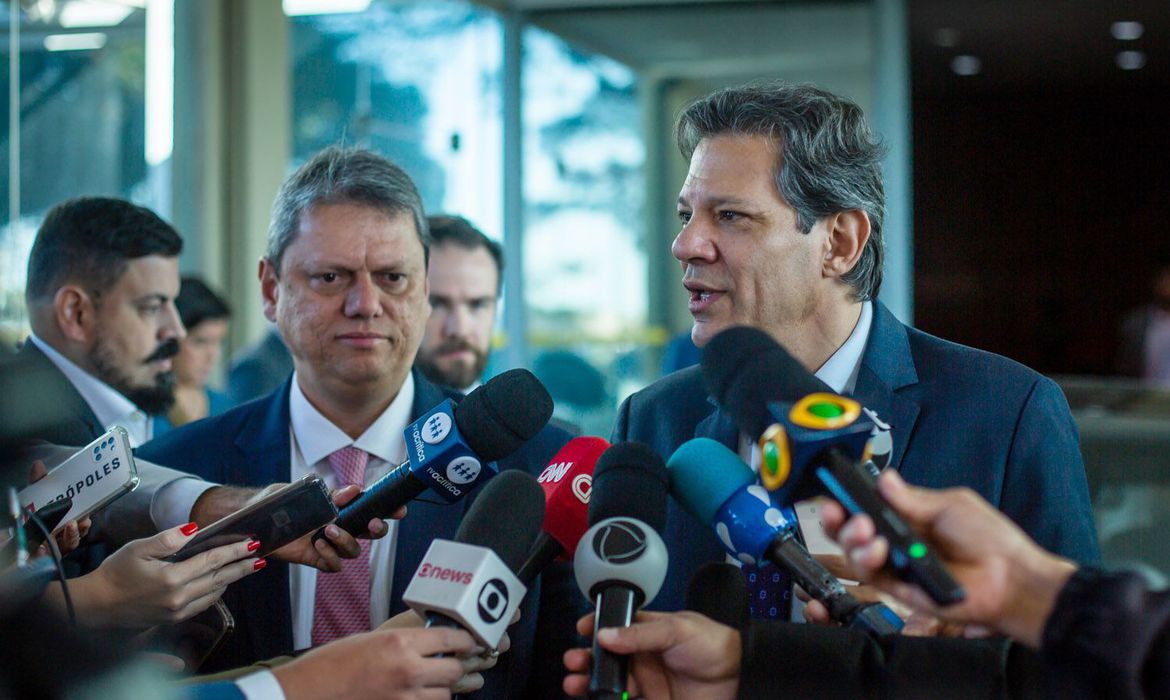 Governador de São Paulo, Tarcísio de Freitas (Republicanos), e ministro da Fazenda, Fernando Haddad (PT) - Diogo Zacarias, para o Ministério da Fazenda