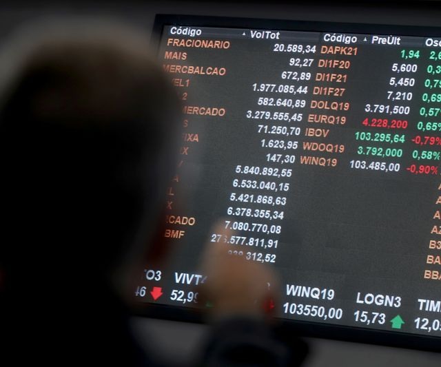 Painel na bolsa de valores de São Paulo 25/07/2019 REUTERS/Amanda Perobelli