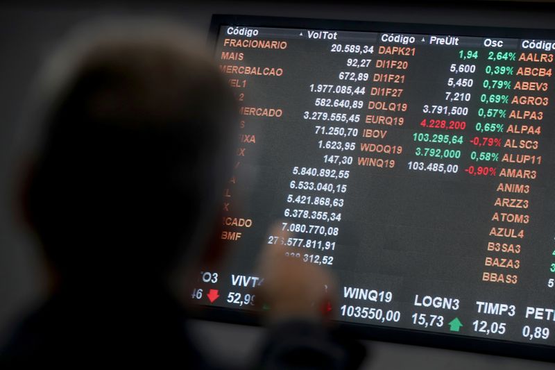 Painel na bolsa de valores de São Paulo 25/07/2019 REUTERS/Amanda Perobelli