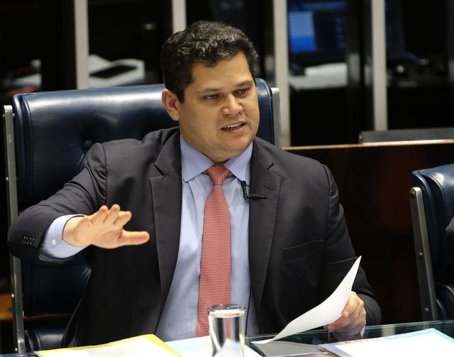 Senado aprova revogação de decreto que flexibiliza acesso a armas