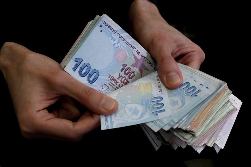 Lira turca, 29/03/2019 - REUTERS/Murad Sezer Lira turca, 29/03/2019 - REUTERS/Murad Sezer