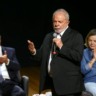 Da esquerda para a direita: Geraldo Alckmin (PSB), vice-presidente, Lula (PT), ao centro, presidente , e Gleisi Hoffmann, deputada federal e presidente nacional do PT - Marcelo Camargo, Agência Brasil