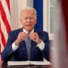 Biden promulga lei que eleva limite da dívida dos EUA e evita calote - Reuters