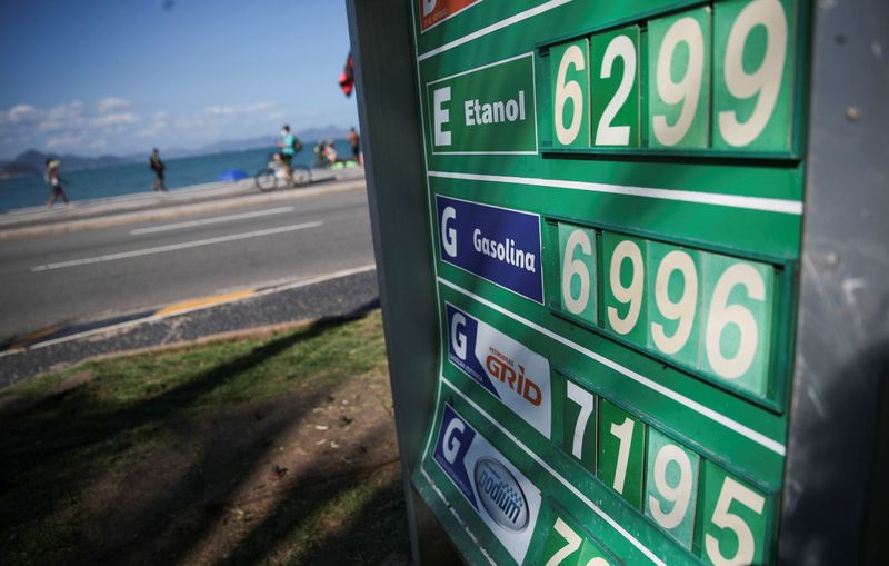 Preço da gasolina, em Copacabana - Reuters/Ricardo Moraes