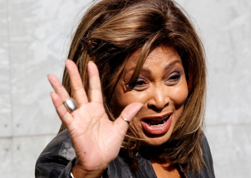 Reuters. Tina Turner em Milão, 26/02/2011 - REUTERS/Stefano Rellandini