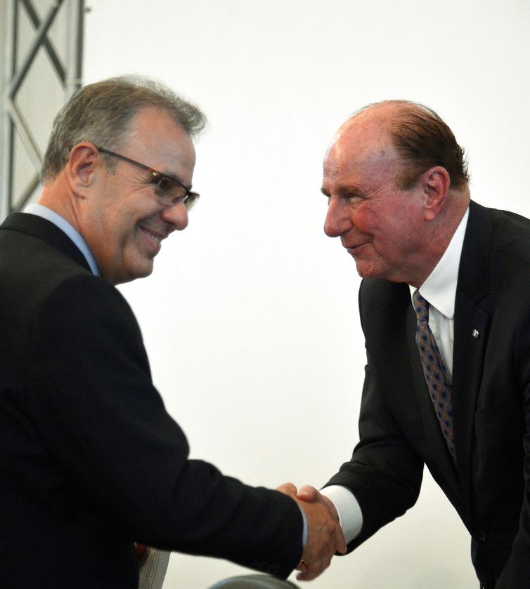 Caminhoneiros: ministro nega haver possibilidade de greve Caminhoneiros: ministro nega haver possibilidade de greve