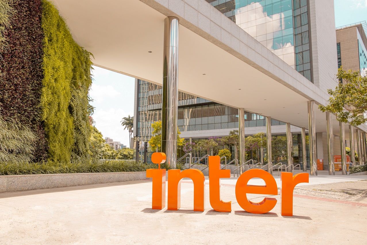 Inter (INBR32) inicia expansão na Argentina com conta global de investimentos