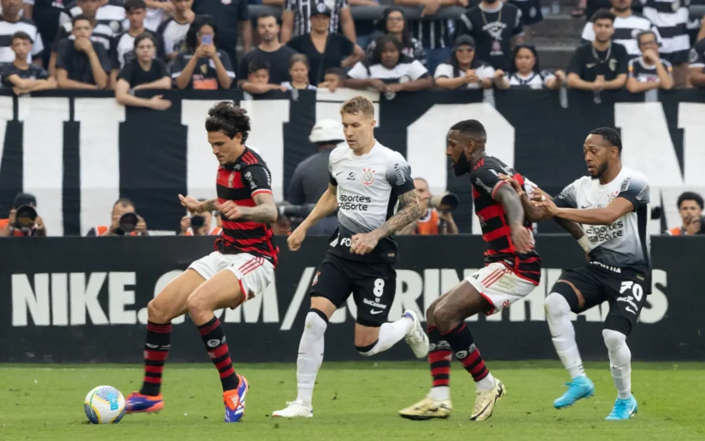 STJD mantém alteração da CBF nas semifinais da Copa do Brasil, frustrando Corinthians e Vasco. Flamengo e Atlético-MG são beneficiados