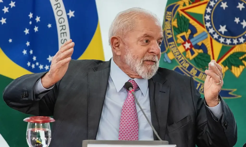 Lula afirma que pode proibir apostas online se regulação não controlar gastos excessivos