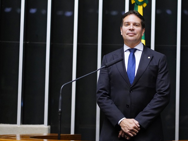 Tentativa de golpe: Alexandre Ramagem passa a ser investigado pela PF