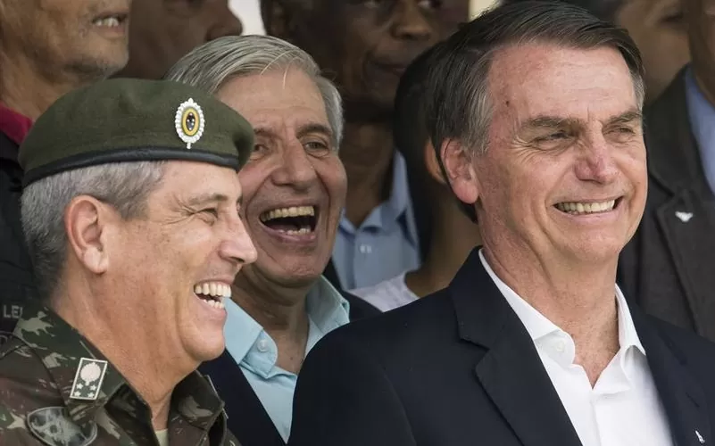 Generais Braga Neto e Augusto Heleno e o presidente Jair Bolsonaro - Arquivo/DW
