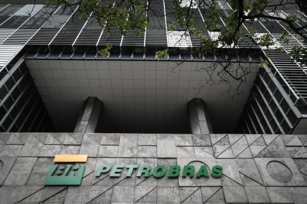 PETROBRAS - PETR3 - PETR4