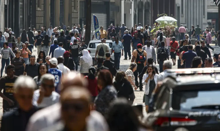 Brasil tem menor nível de pobreza e extrema pobreza desde 2012, mostra IBGE