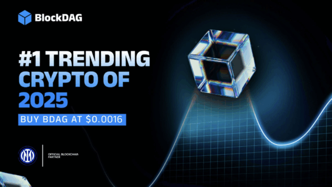 Imagem promocional do BlockDAG mostrando o texto “#1 Trending Crypto of 2025” e “Buy BDAG at $0.0016”, com logotipo de parceiro oficial de blockchain e cubo 3D representando a tecnologia.