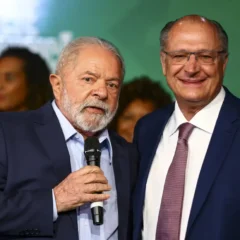 Lula e Alckmin discutem pacote do governo contra tarifas dos EUA