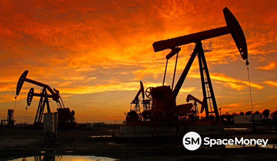 Bomba de petróleo nos EUA em dia de queda do WTI e Brent após sinal da Opep+ de aumento de oferta.