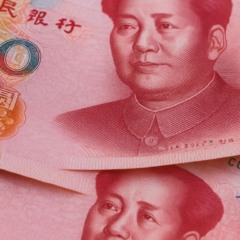 Notas de 100 yuans em Xangai; yuan forte impulsiona moedas emergentes e o real
