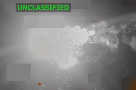 Imagem térmica mostra ataque dos EUA a embarcação no Caribe.