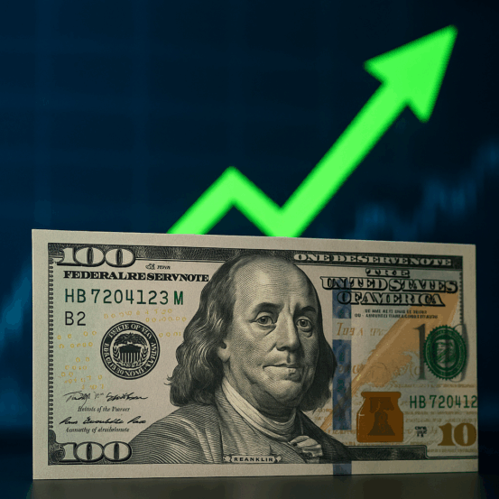 Cédula de 100 dólares com seta verde apontando para cima ao fundo, representando alta do dólar.