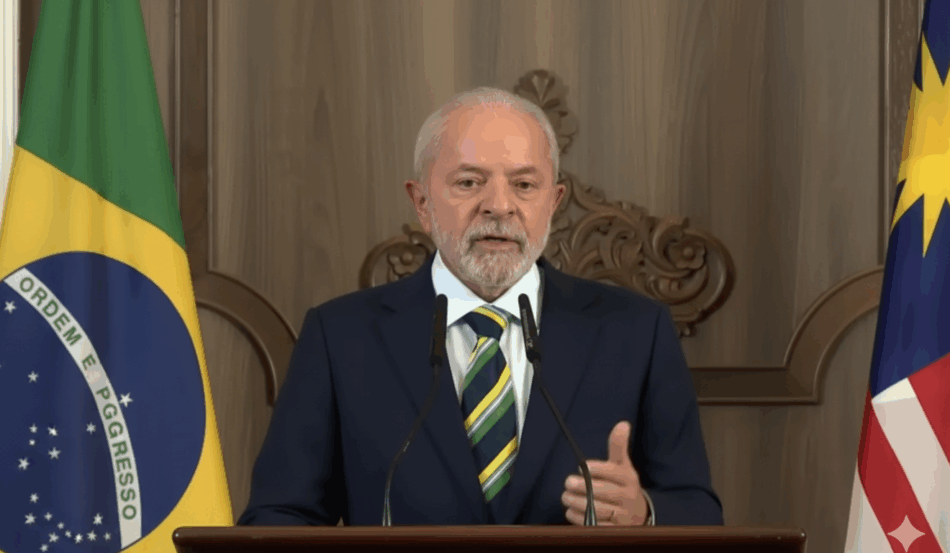 Presidente em pronunciamento; pesquisa Quaest aponta queda da vantagem eleitoral de Lula em 2026.