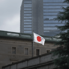 Banco do Jap&atilde;o eleva juros ao maior n&iacute;vel em 30 anos e impacta mercados globais.