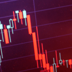 Ibovespa em queda em dia de avers&atilde;o a risco global e juros em alta no Brasil