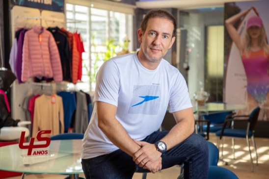 Serviços recuam 0,1% e interrompem ciclo de alta após nove meses