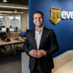 Cr&eacute;dito integrado ganha for&ccedil;a e se torna pe&ccedil;a-chave para ind&uacute;stria lidar com atrasos de 77% nos pagamentos