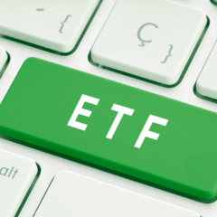 Tecla ETF em teclado simbolizando investimentos em fundos de &iacute;ndice