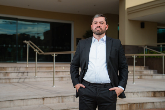 Famílias ajustam estratégias de investimento entre renda fixa e variável em cenário de juros elevados